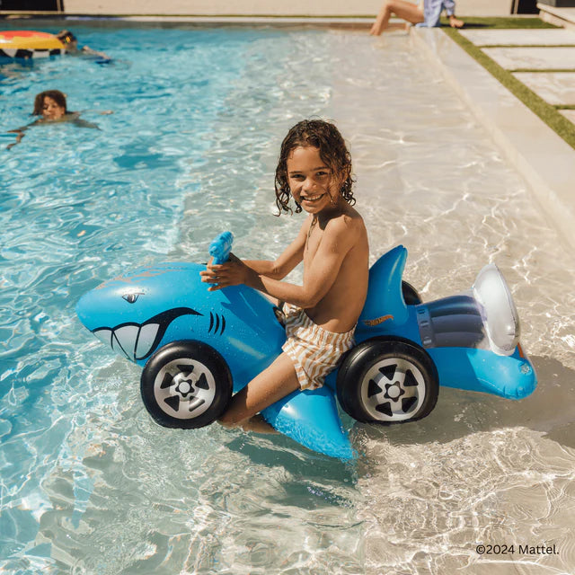 Sharkcruiser Float With Water Squirter