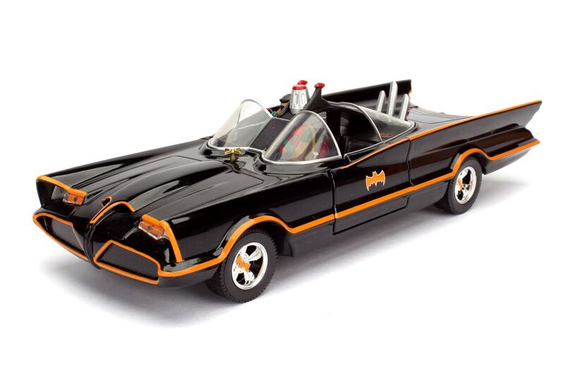 1/24 1966 Batmobile W/Batman & Robin