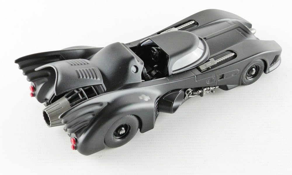 1:24 Batmobile W/Batman 1989