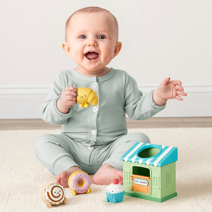 Itzy Play Bakery™ - Spill and Fill Activity Toy (Bakery)