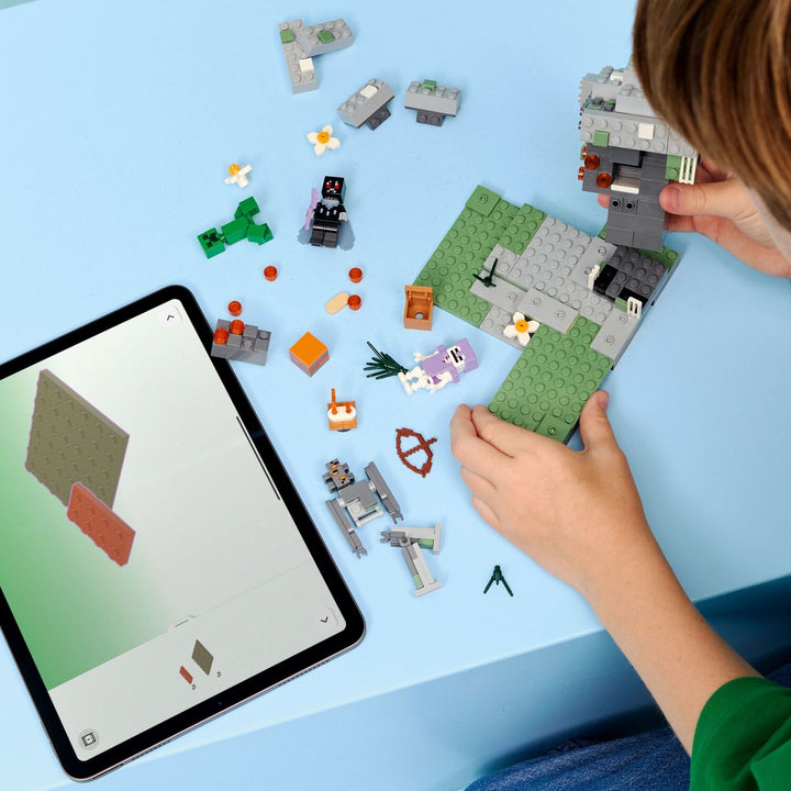 LEGO Minecraft: The Pale Garden