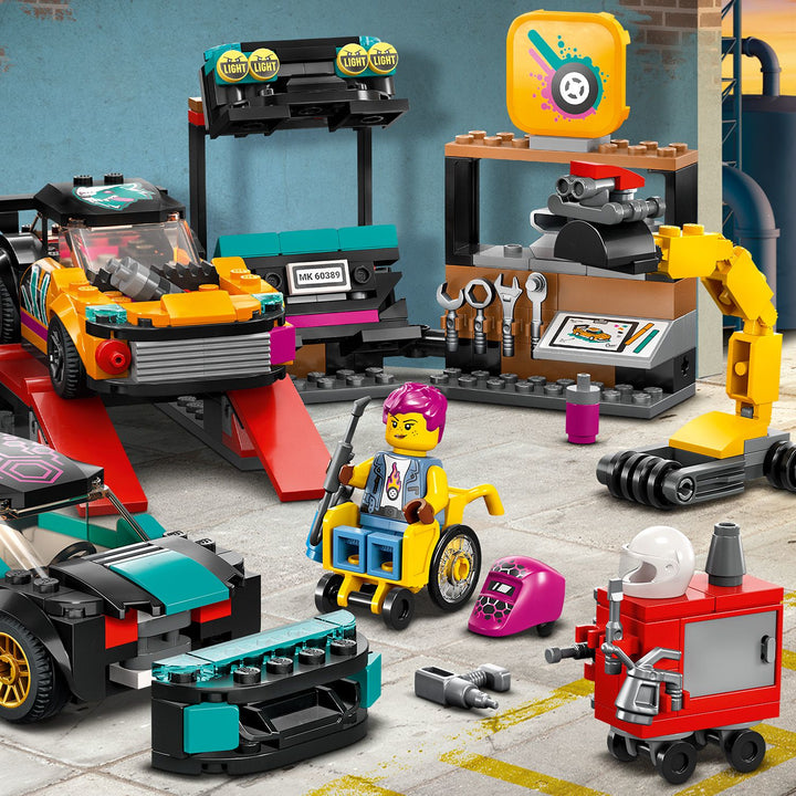 LEGO® City Great Vehicles: Custom Car Garage