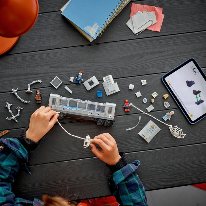 LEGO Super Heroes Marvel: Spider-Man vs. Doc Ock Subway Train Scene