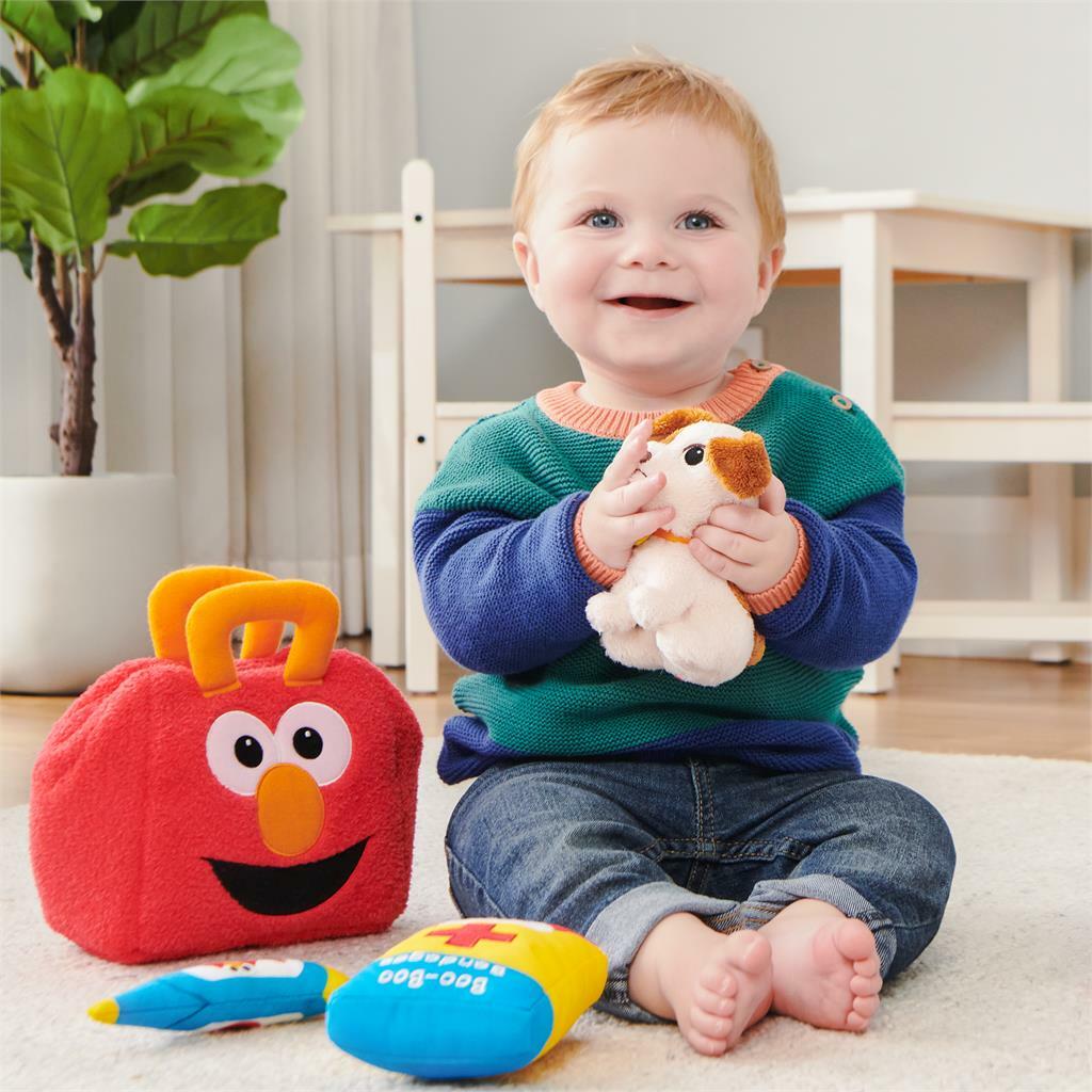 Elmo and Tango Checkup Playset - 8 in