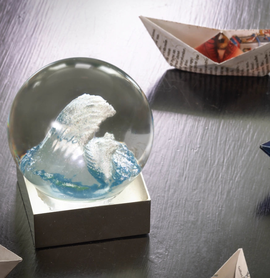 Snow Globe Wave