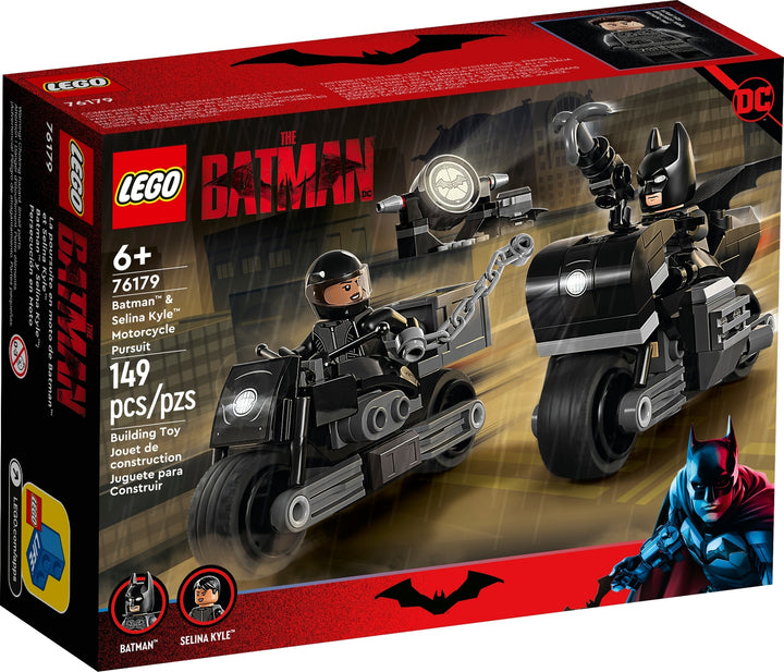 Batman & Selina Kyle Motorcycle Pursuit