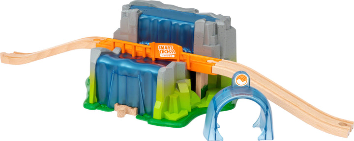 BRIO Smart Tech Sound Waterfall Tunnel